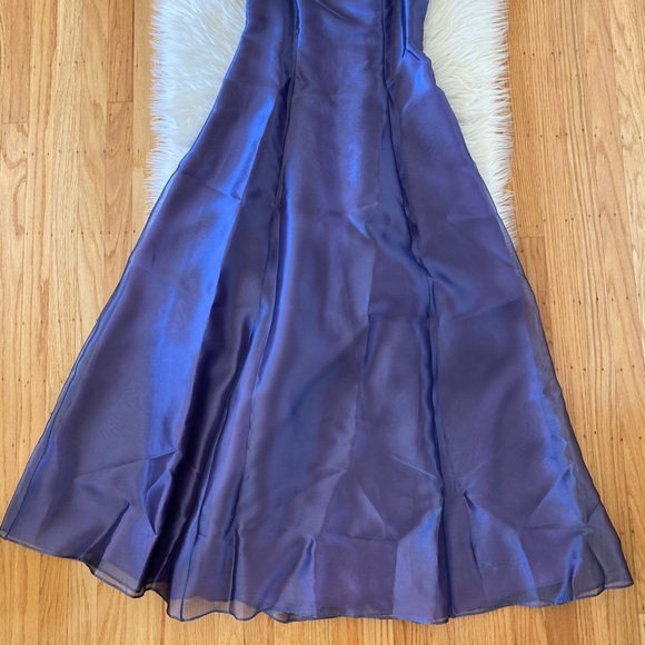 Night Way purple taffeta full length gown - Picture 3 of 13